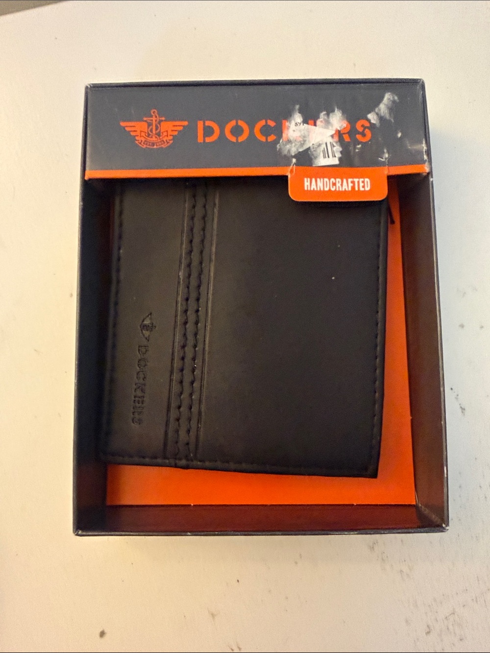 Dockers Black Leather Bifold Wallet with Stitch Detail